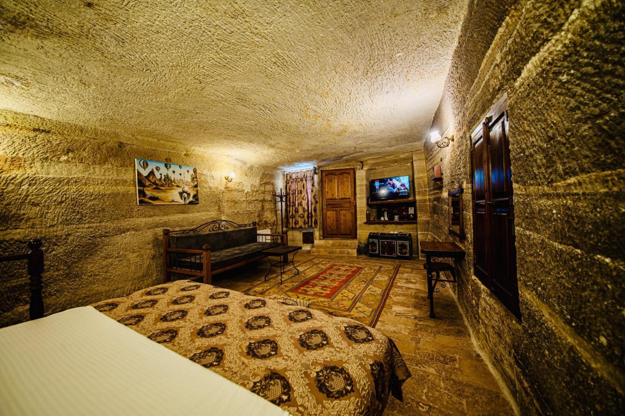 Chelebi Cave Suites Plus 6 Years Old Goreme Room photo