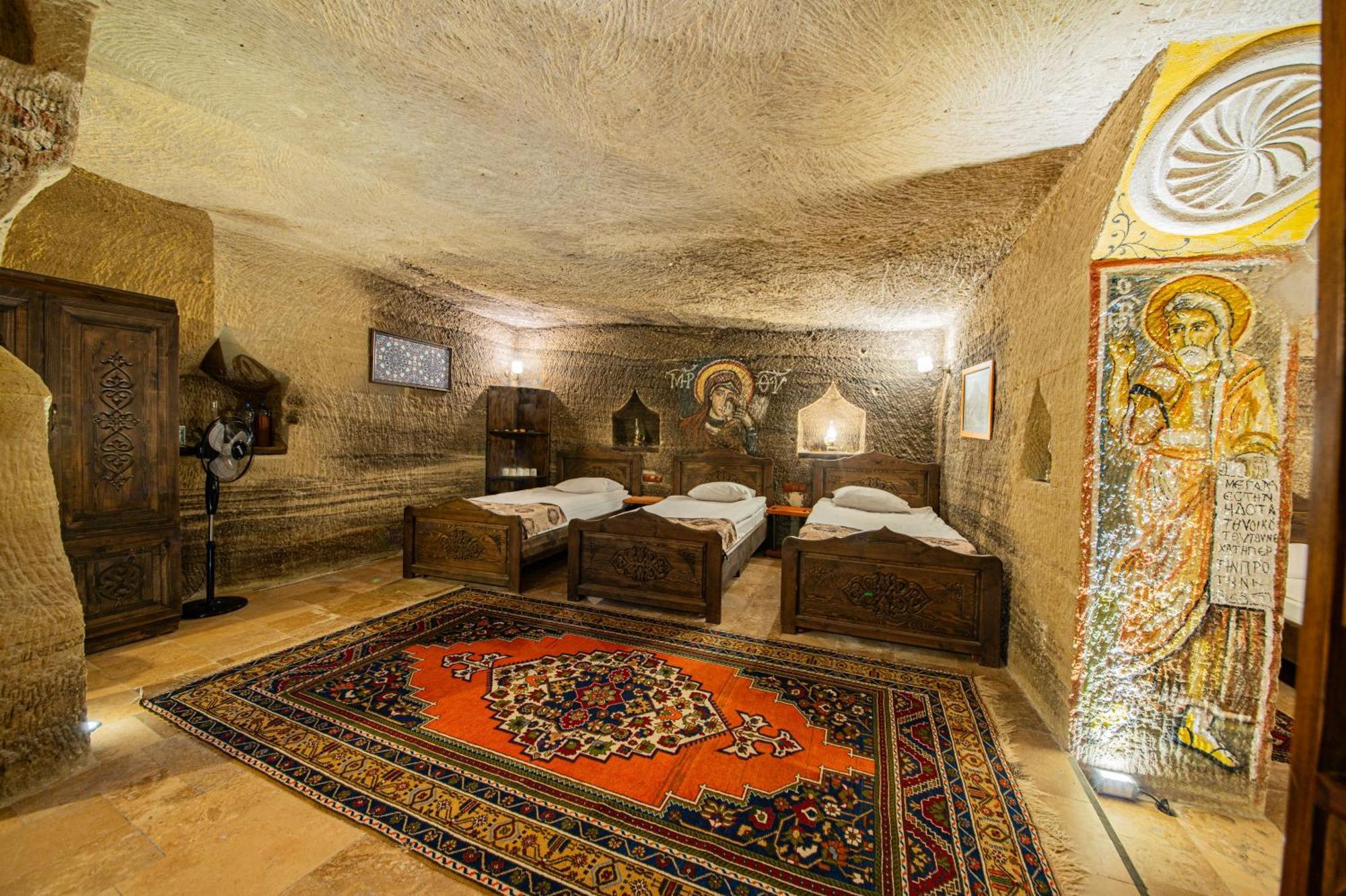 Chelebi Cave Suites Plus 6 Years Old Goreme Room photo